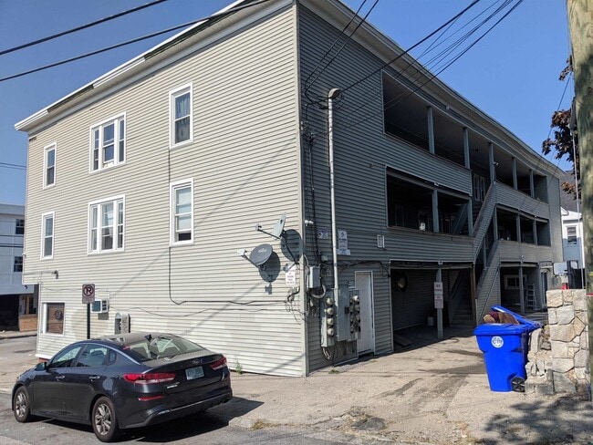 203 Wilson St in Manchester, NH - Building Photo - Building Photo