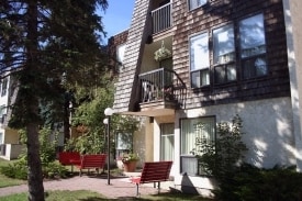 Floyd Manor