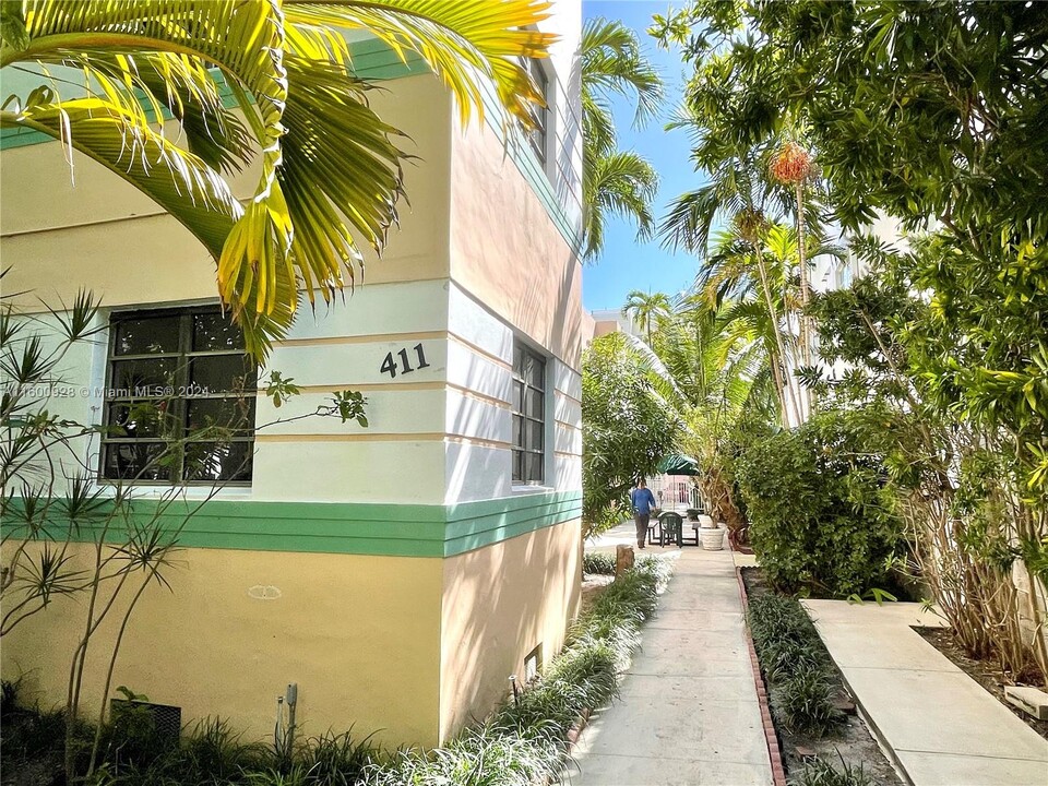 411 Meridian Ave, Unit 8 in Miami Beach, FL - Building Photo