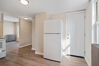 96 Prospect St-Unit -Unit #2 in Manchester, NH - Building Photo - Building Photo