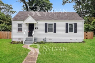 858 Burksdale Rd in Norfolk, VA - Building Photo - Building Photo