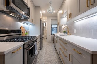 131 Kensington Ave in Jersey City, NJ - Foto de edificio - Building Photo