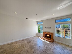 2163 View Crest Glen in Escondido, CA - Building Photo - Building Photo