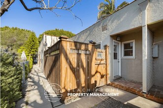 2450 Oak St. in Santa Monica, CA - Building Photo - Building Photo