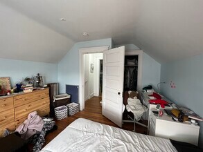 11 Burnham St, Unit 3 in Somerville, MA - Foto de edificio - Building Photo