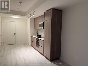 120 Broadway Ave in Toronto, ON - Building Photo - Building Photo