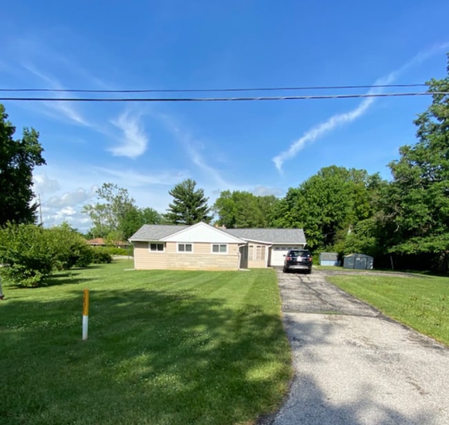 410 N Hillsdale Dr