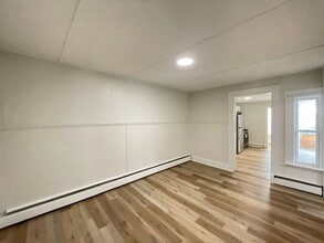 53 Pennacook St in Manchester, NH - Building Photo - Building Photo