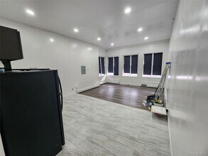 57 Carpenter Ave in Newburgh, NY - Building Photo - Building Photo