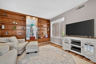 1320 Chardonnay Dr in Houston, TX - Building Photo - Building Photo