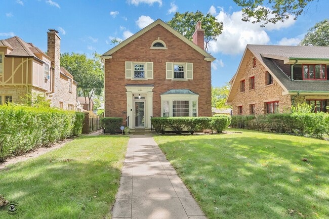 property at 1096 S Wildwood Ave