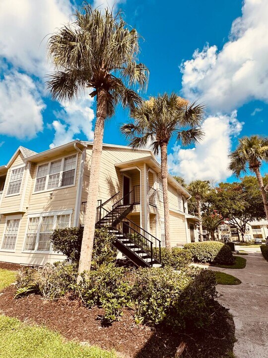 1059 S Hiawassee Rd in Orlando, FL - Building Photo