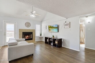 240 Summerbrooke Ct in El Paso, TX - Building Photo - Building Photo