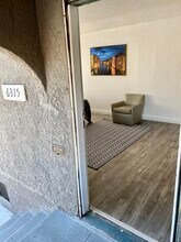 6313 S Victoria Ave, Unit 6313 in Los Angeles, CA - Building Photo - Building Photo