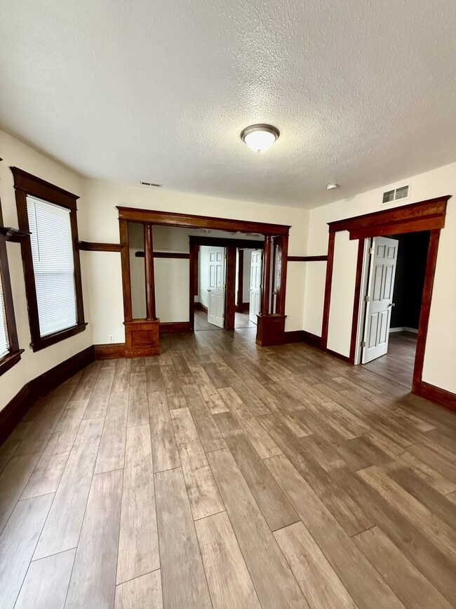 523 Case Ave, Unit 2 in St. Paul, MN - Foto de edificio - Building Photo