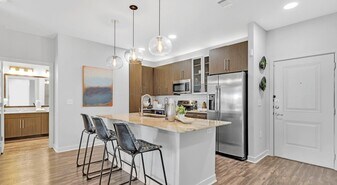 2627 Live Oak St, Unit 1376 in Dallas, TX - Building Photo