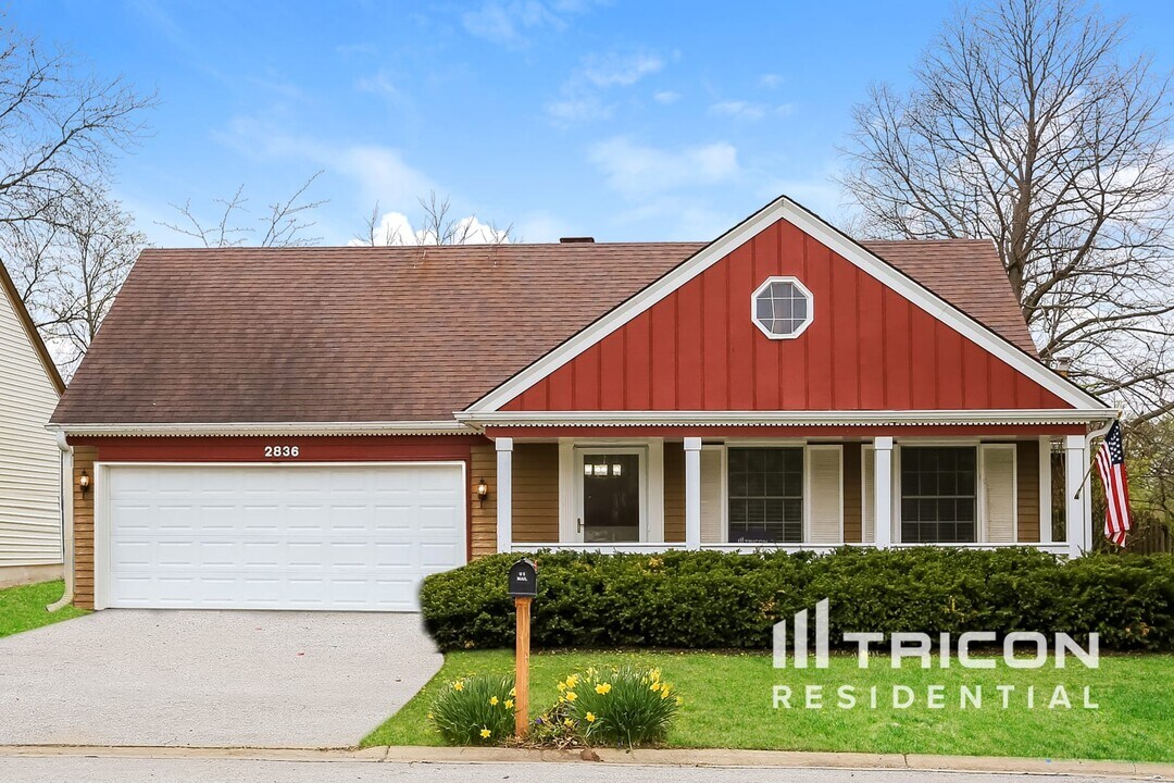 2836 Garden Dr in Lisle, IL - Building Photo