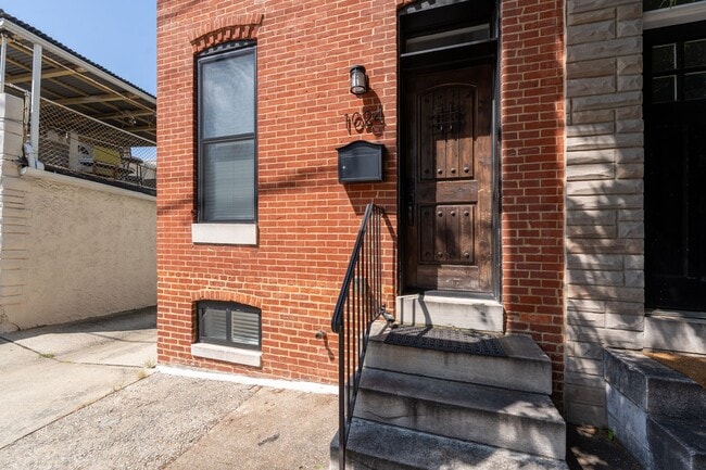 property at 1024 S Bouldin St