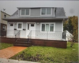 55 Haven Ave in Port Washington, NY - Building Photo