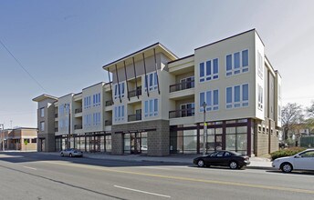 King Drive Commons in Milwaukee, WI - Building Photo - Building Photo