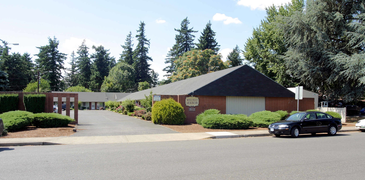 Walnut Manor in Portland, OR - Building Photo