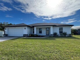 1422 SW 10th St in Cape Coral, FL - Building Photo