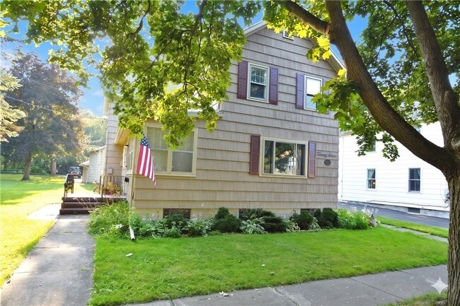 27 Boughton Ave in Pittsford, NY - Building Photo - Building Photo