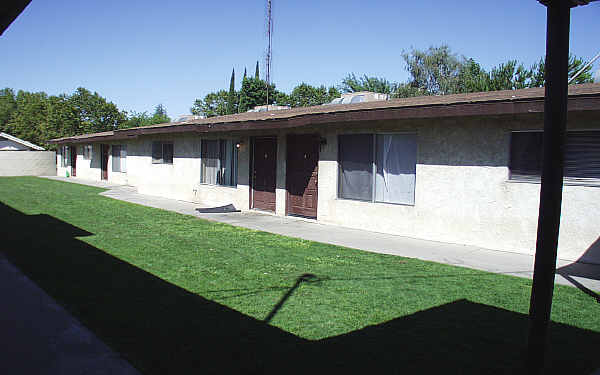 315-317 S I St in Madera, CA - Building Photo - Building Photo