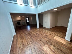 917 S Ripple Creek Dr in Houston, TX - Foto de edificio - Building Photo