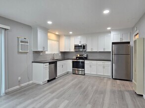 3756-3762 Poinciana Dr, Unit 3762-5 in Santa Clara, CA - Building Photo - Building Photo