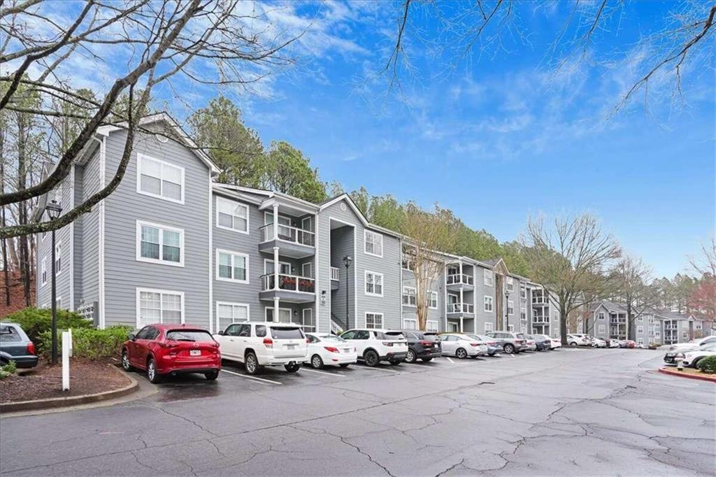 6103 Santa Fe Pkwy in Sandy Springs, GA - Building Photo