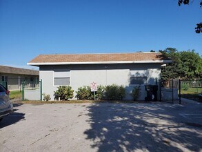 743 S Swinton Ave in Delray Beach, FL - Foto de edificio - Building Photo