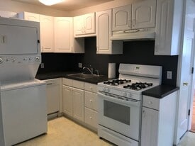 2 Devereaux St, Unit 4 in Salem, MA - Building Photo