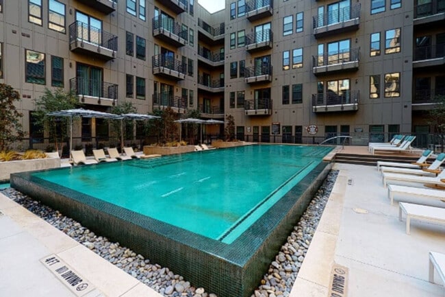 1001 W Rosedale St in Fort Worth, TX - Building Photo - Building Photo