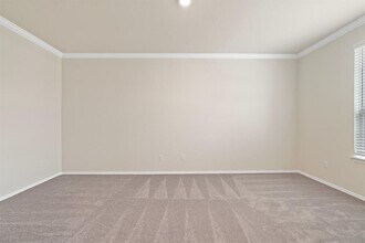 141 Onna St in Taylor, TX - Building Photo - Building Photo