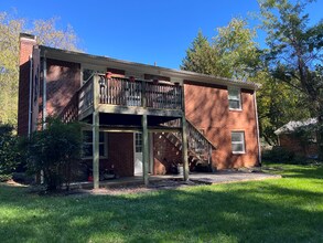 2310 Wayne Ave in Charlottesville, VA - Foto de edificio - Building Photo