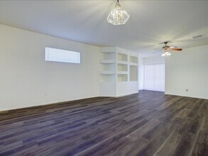 326 E Calle Nacrita in Green Valley, AZ - Building Photo - Building Photo