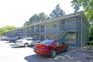 Brookstone Apartments in Hueytown, AL - Building Photo