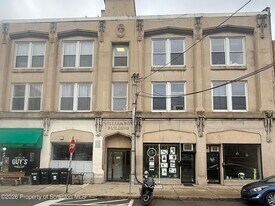 102 Delaware Ave in Olyphant, PA - Building Photo