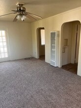 215 Olive Ave in Modesto, CA - Foto de edificio - Building Photo