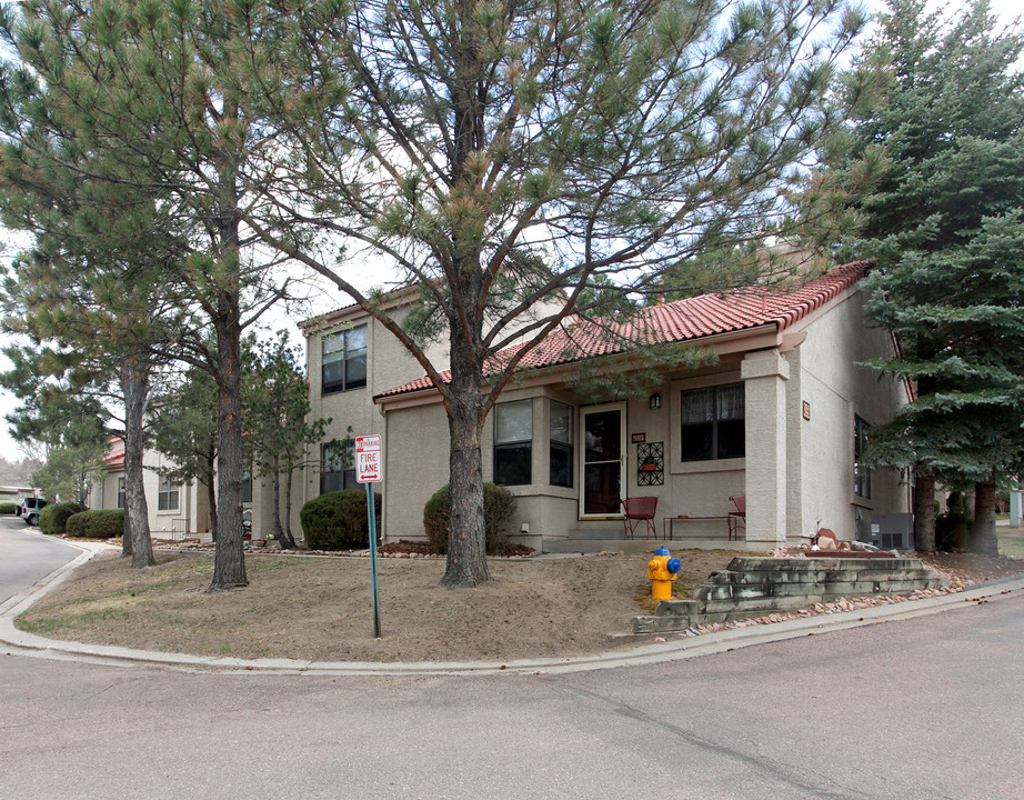 Pinecliff Townhomes in Colorado Springs, CO - Foto de edificio