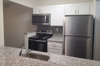 Autumn Woods Apartments in Jackson, MI - Building Photo - Building Photo