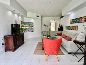 2431 NW 59th St in Boca Raton, FL - Building Photo - Building Photo