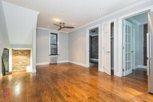 147 Avenue A, Unit 1R in New York, NY - Building Photo
