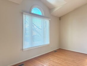 6 Cimarron Ct in Cary, IL - Building Photo - Building Photo