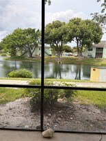 8753 NW 39th St in Sunrise, FL - Building Photo