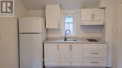 280 River Rd E in Wasaga Beach, ON - Building Photo - Building Photo