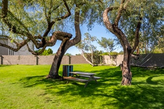 Red Mountain Springs in Phoenix, AZ - Foto de edificio - Building Photo