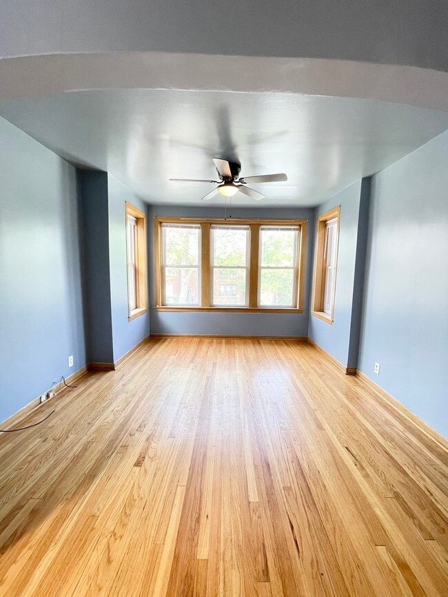 4437 S Sawyer Ave in Chicago, IL - Building Photo - Building Photo