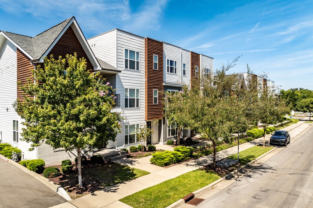 2AVES in Nashville, TN - Building Photo